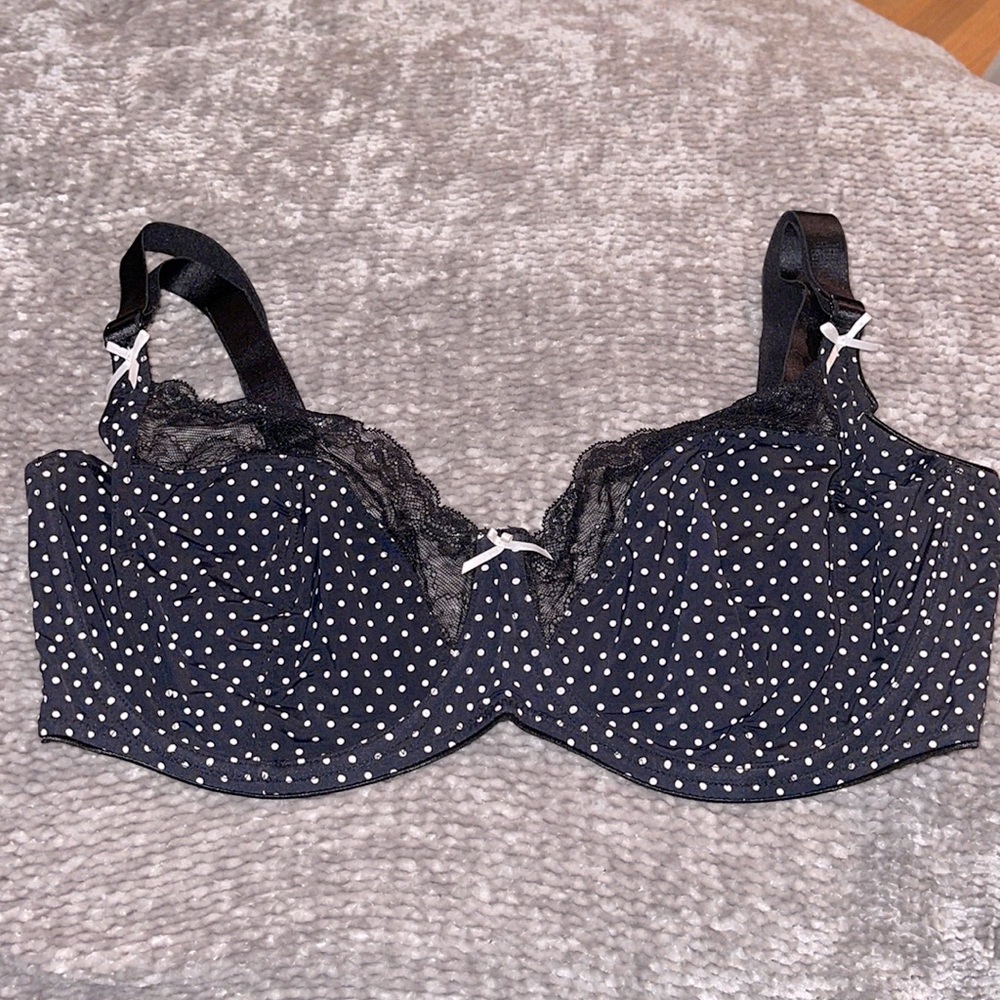 Black polka dot bra